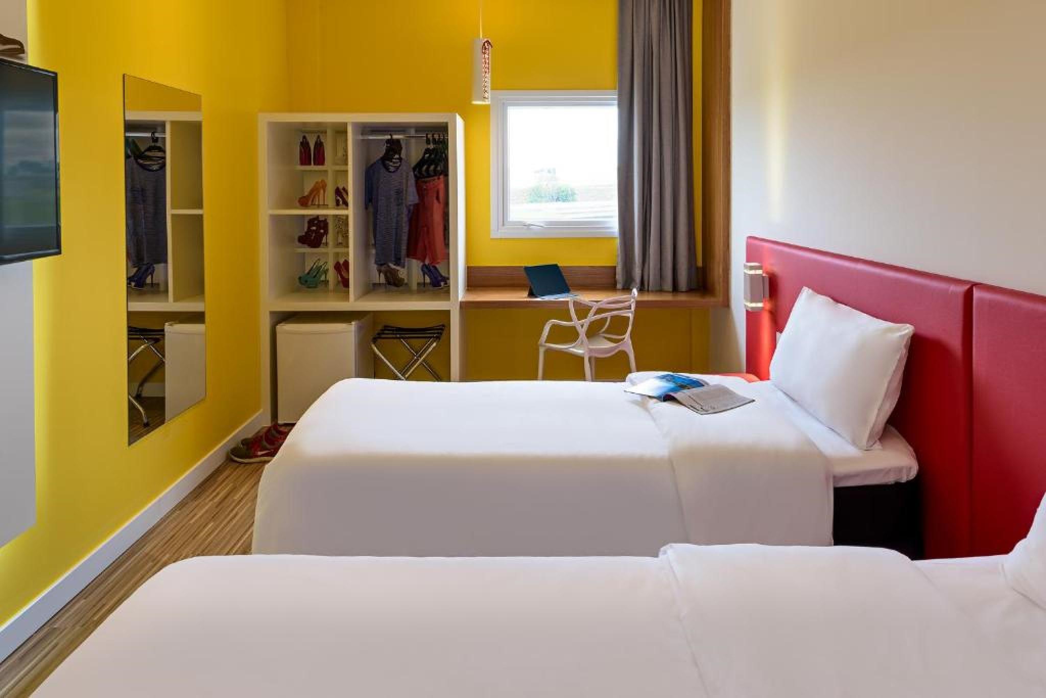 ホテル Ibis Styles ビリグイ エクステリア 写真
