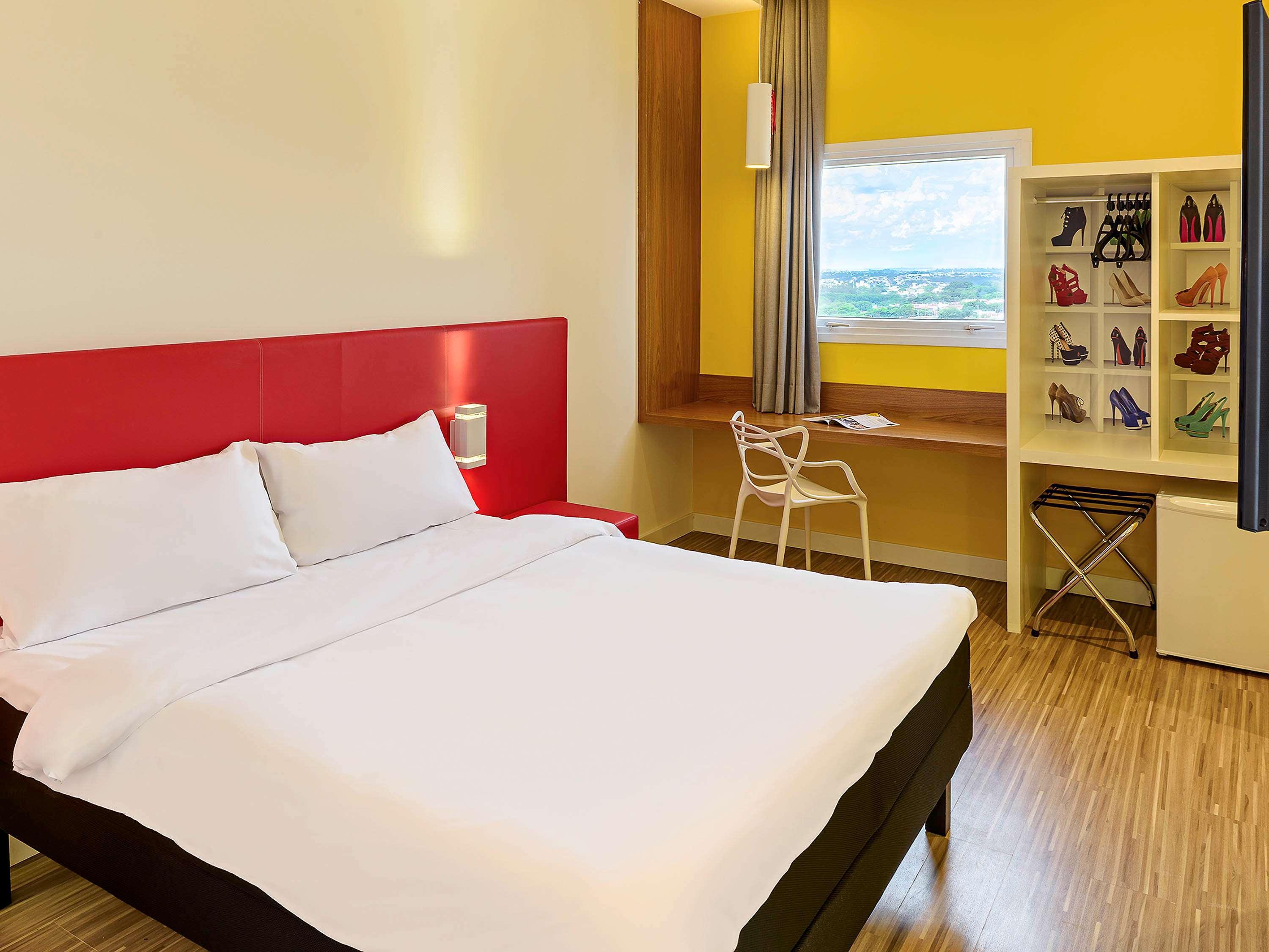 ホテル Ibis Styles ビリグイ エクステリア 写真
