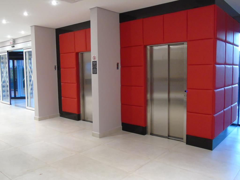 ホテル Ibis Styles ビリグイ エクステリア 写真