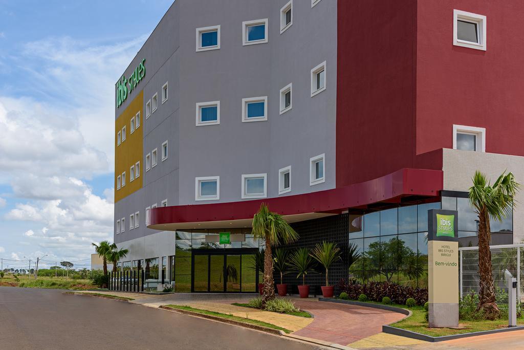 ホテル Ibis Styles ビリグイ エクステリア 写真