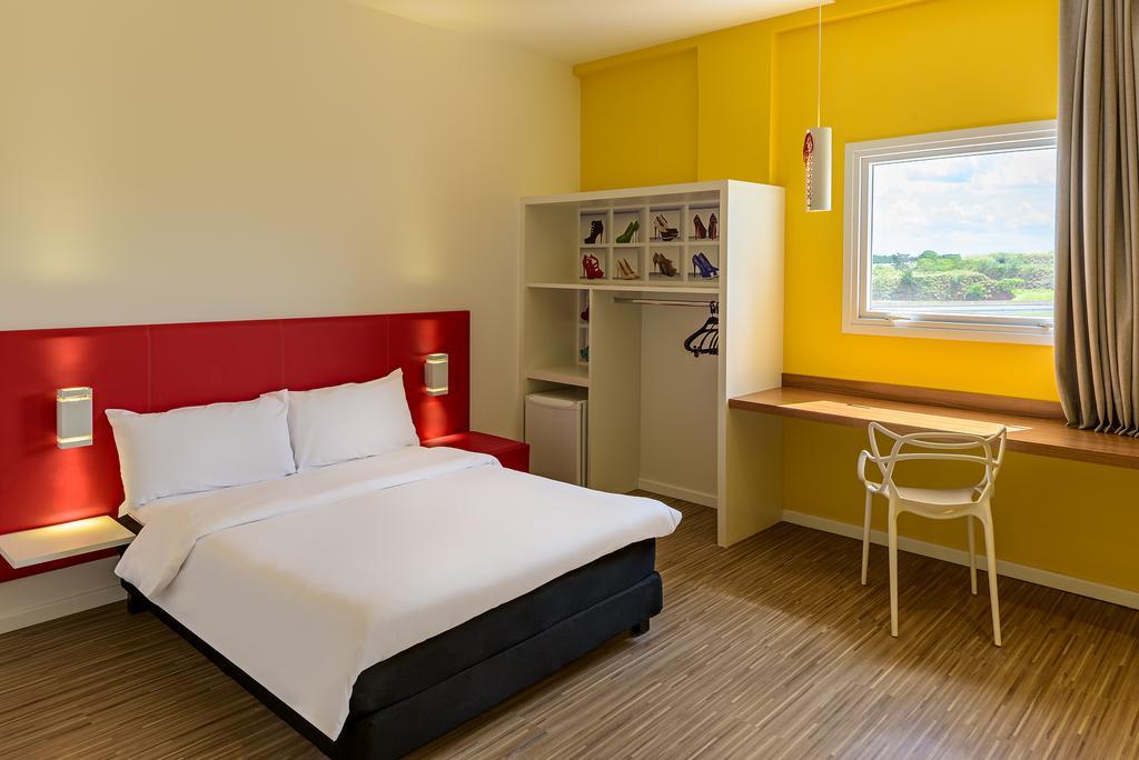 ホテル Ibis Styles ビリグイ エクステリア 写真