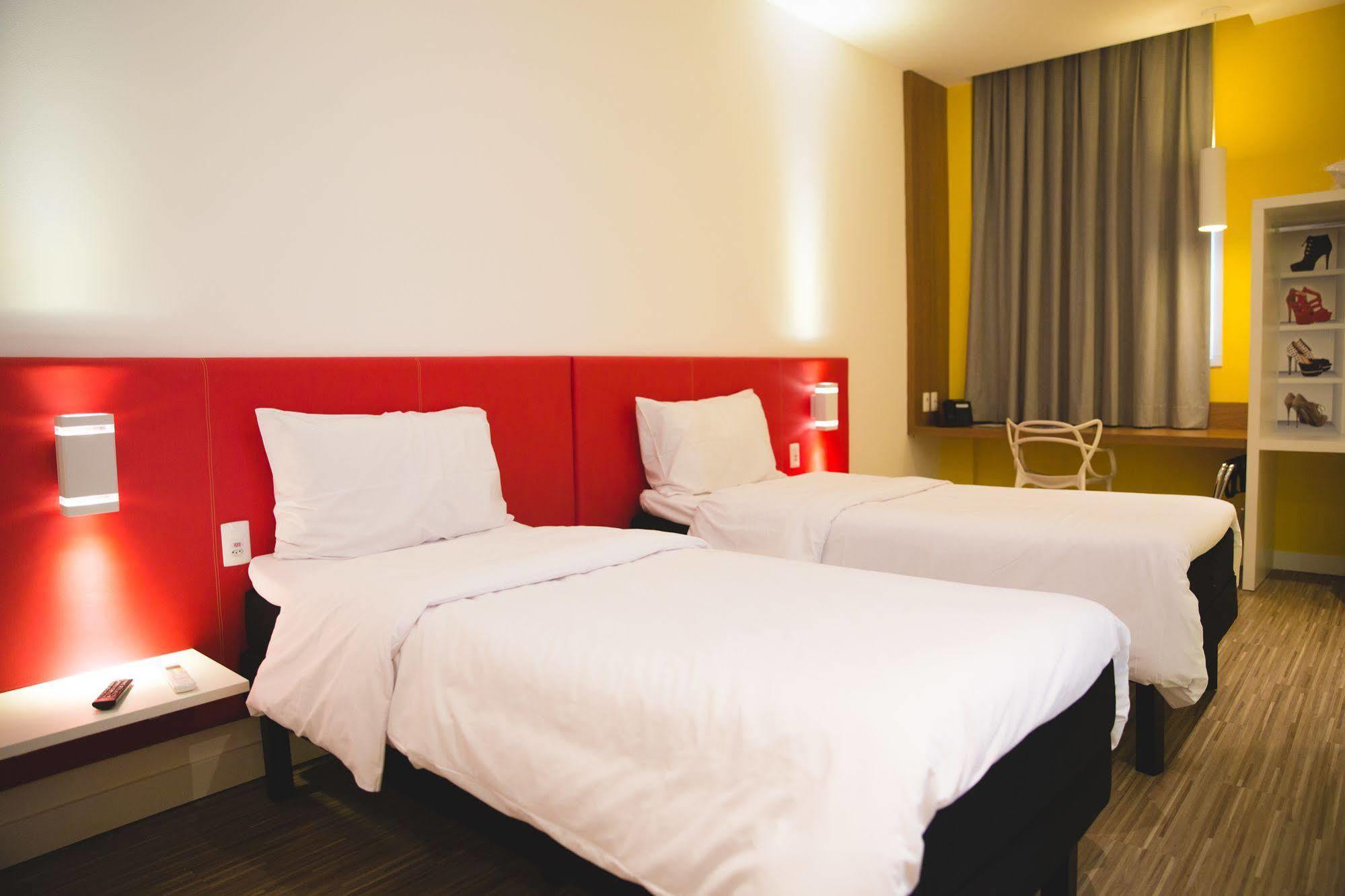 ホテル Ibis Styles ビリグイ エクステリア 写真