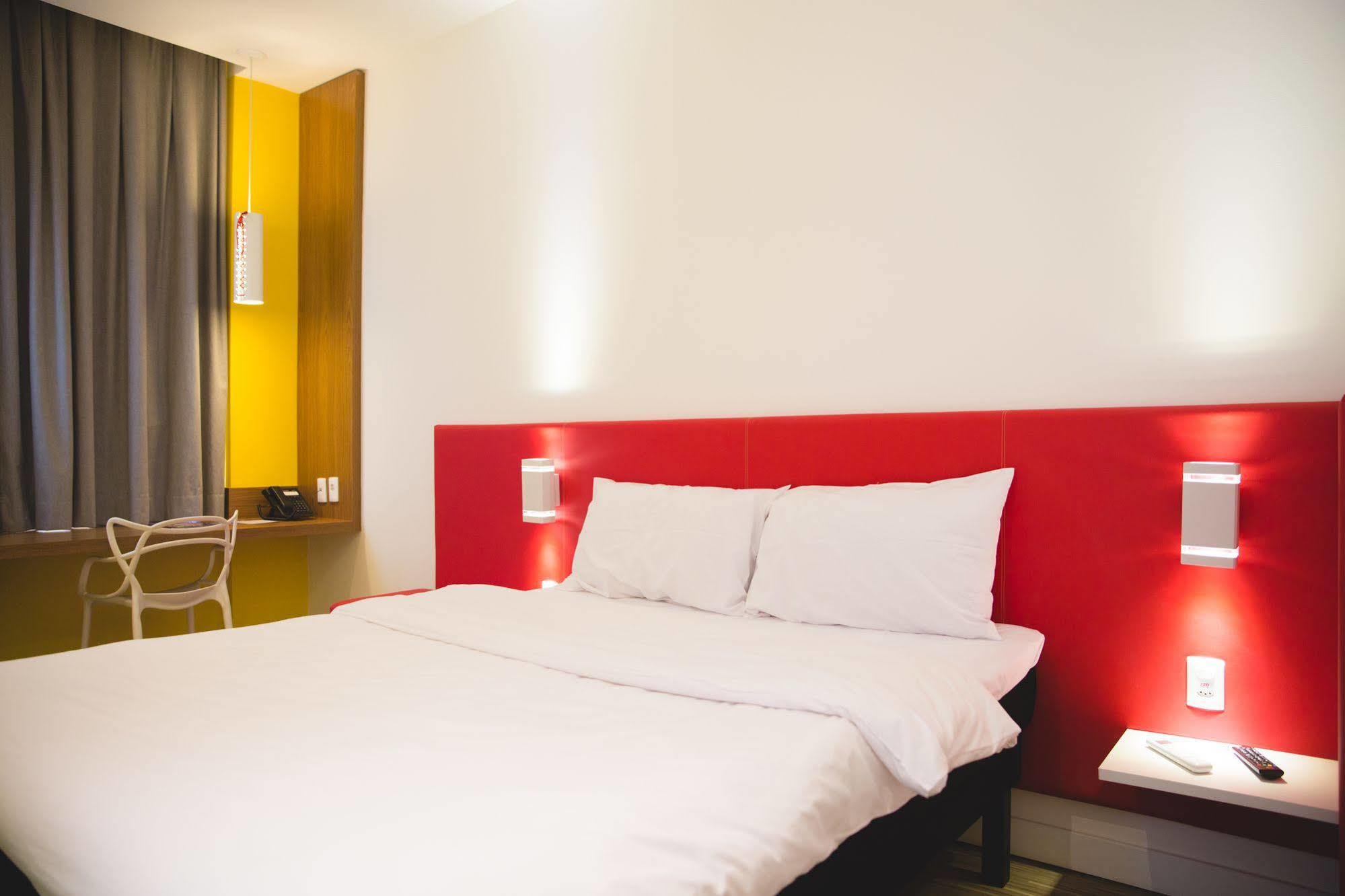 ホテル Ibis Styles ビリグイ エクステリア 写真