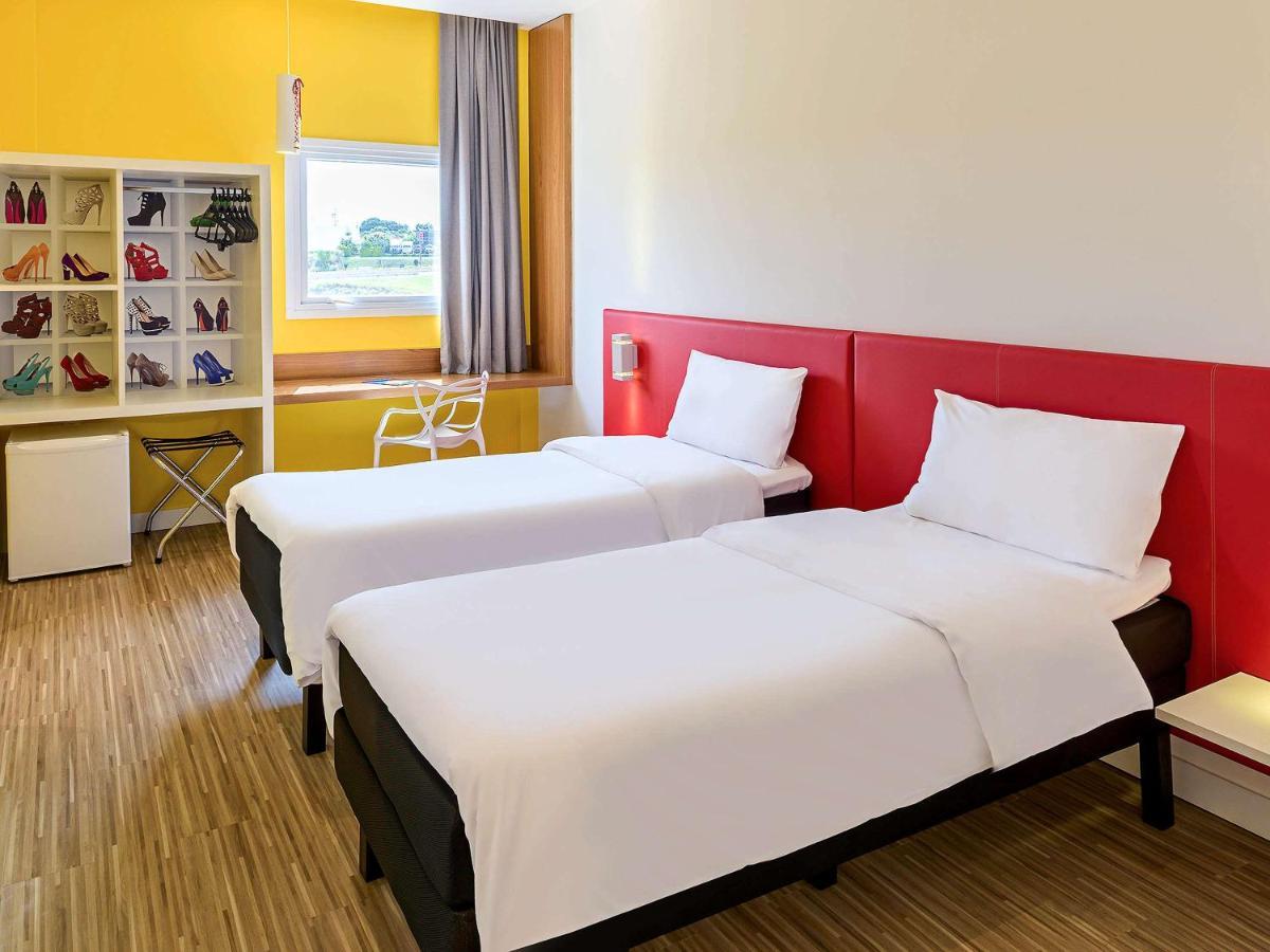 ホテル Ibis Styles ビリグイ エクステリア 写真